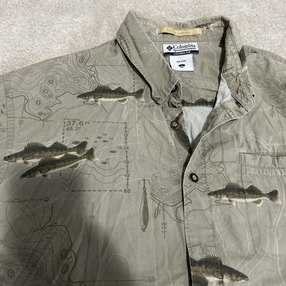 Columbia River Lodge ‎ MENS LARGE Short Sleeve Button Down Fish All-Over Print